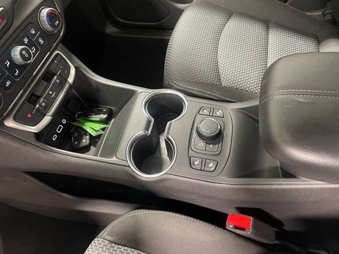 Used 2023 GMC Terrain SLE w/ Driver Convenience Package FWD image 17