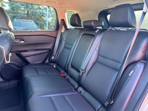 Used 2023 Nissan Rogue SV w/ SV Premium Package image 31