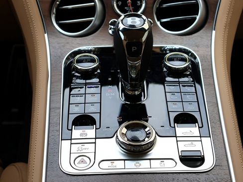 New 2026 Bentley Continental GTC AWD/4WD image 31