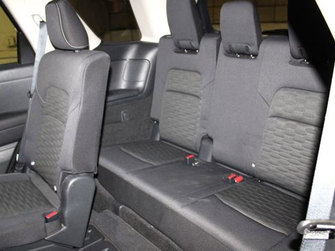 Used 2025 Nissan Pathfinder SV image 32