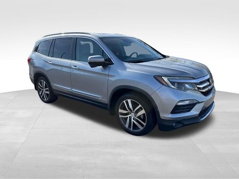 Used 2017 Honda Pilot Touring image 8