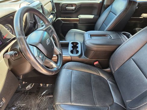 Used 2021 Chevrolet Silverado 1500 LT Trail Boss w/ LPO, Dark Essentials Package AWD/4WD image 4