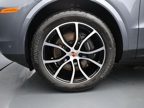 New 2026 Porsche Cayenne Coupe AWD/4WD image 6