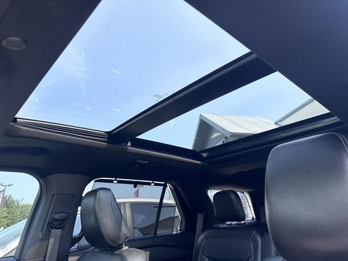 Used 2020 Ford Explorer Limited AWD/4WD image 23