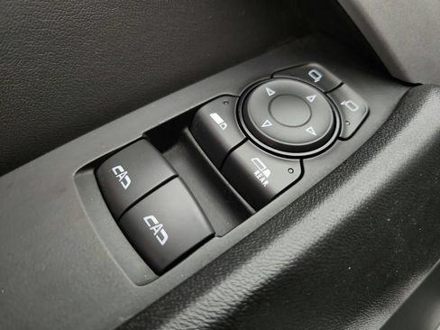 Used 2018 Chevrolet Camaro LT RWD image 18
