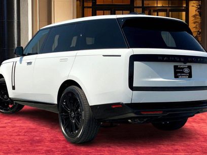 New 2025 Land Rover Range Rover Long Wheelbase SE