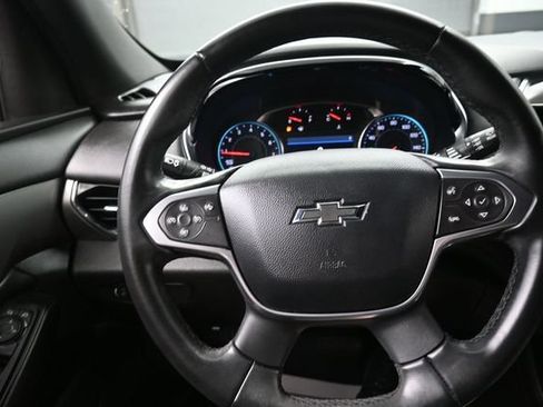 Used 2023 Chevrolet Traverse LT FWD image 8