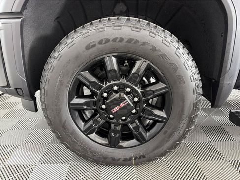 New 2026 GMC Sierra 2500 AT4 w/ AT4 Premium Plus Package AWD/4WD image 9