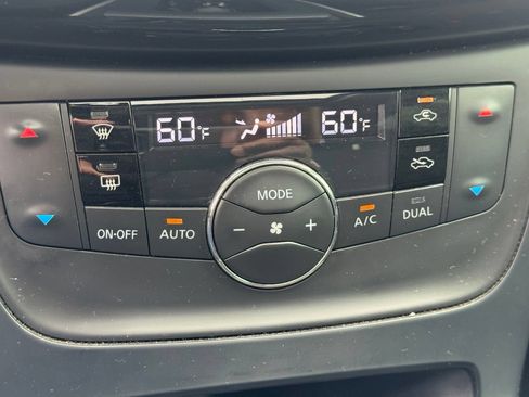 Used 2019 Nissan Sentra SV w/ Special Edition Package FWD image 10