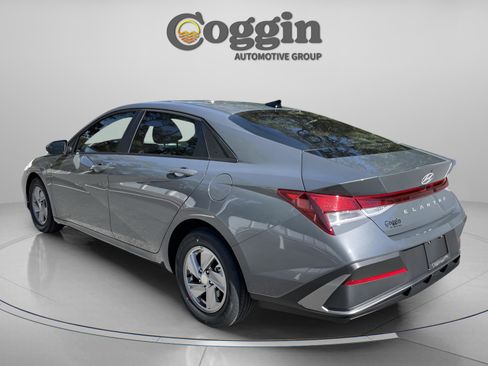 New 2026 Hyundai Elantra SE image 4