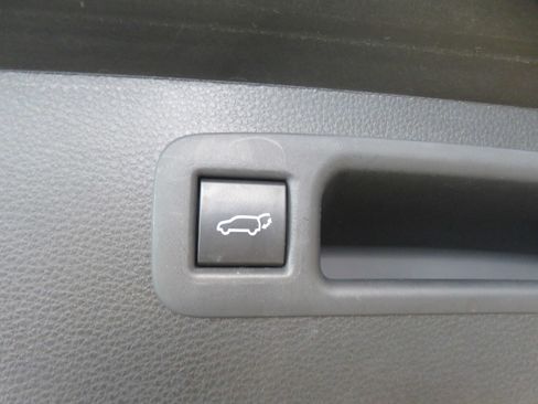 Used 2023 Toyota Highlander XLE FWD image 58