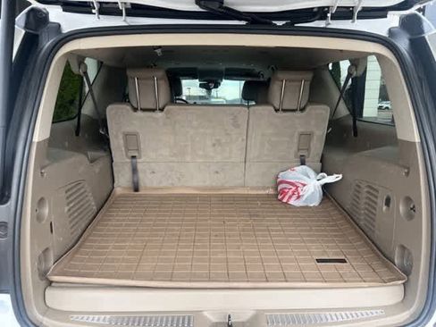 Used 2020 Chevrolet Suburban LT image 26