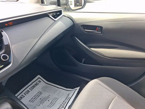 Used 2022 Toyota Corolla LE FWD image 21