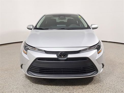 Used 2023 Toyota Corolla LE image 3