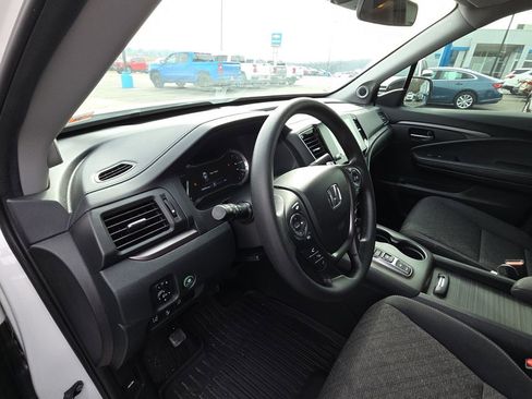 Used 2023 Honda Ridgeline Sport image 15