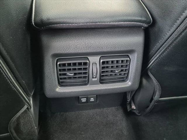 Used 2025 Toyota Camry XLE w/ Premium Plus Package FWD image 17