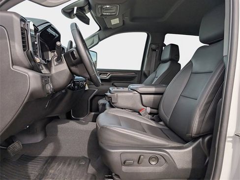 Used 2024 Chevrolet Silverado 2500 LTZ image 16