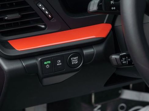 Certified 2025 Porsche 911 Carrera RWD image 28