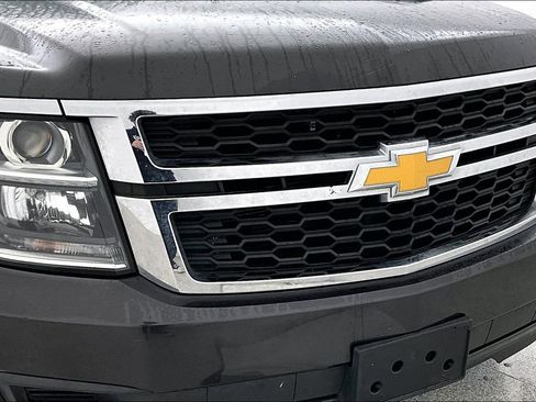 Used 2018 Chevrolet Suburban LS image 39