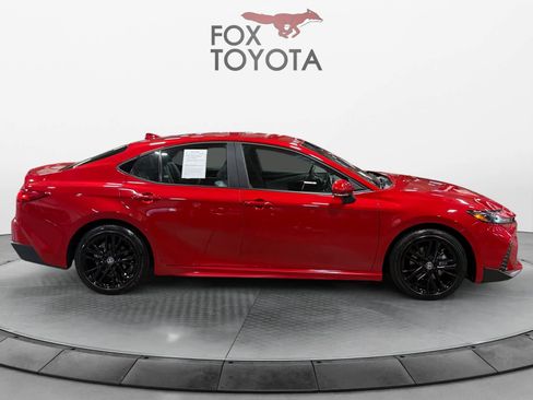 Used 2025 Toyota Camry SE FWD image 7