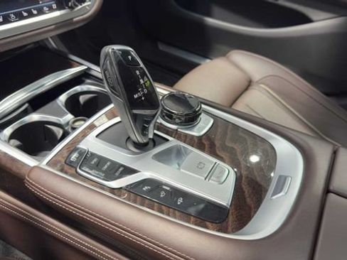 Used 2019 BMW 750i w/ Autobahn Package RWD image 27
