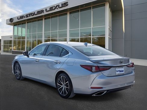 Used 2023 Lexus ES 350 w/ Premium Package image 5
