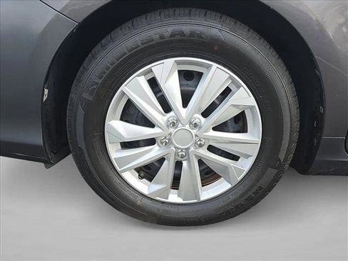 Used 2014 Toyota Camry L image 23