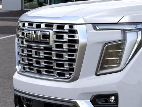 New 2026 GMC Yukon Denali w/ Denali Reserve Package image 13