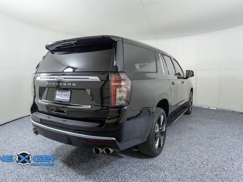 Used 2024 Chevrolet Suburban High Country w/ Advanced Technology Package image 7