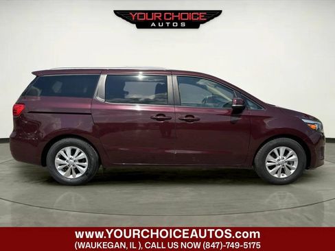 Used 2017 Kia Sedona LX w/ LX Essentials Premium Package FWD image 6