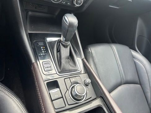 Used 2017 MAZDA MAZDA3 Touring image 14