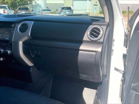 Used 2018 Toyota Tundra SR5 image 33