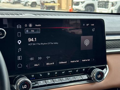 Certified 2023 GMC Canyon AT4 w/ AT4 Premium Package AWD/4WD image 18