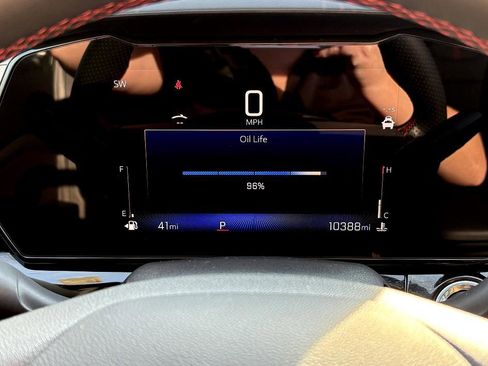 Certified 2025 Chevrolet Trax RS w/ Driver Confidence Package image 20