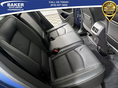 Certified 2024 GMC Terrain SLT w/ Elevation Edition image 27