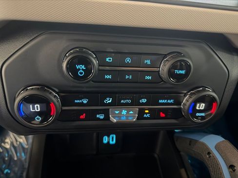 Used 2023 Ford Bronco Wildtrak AWD/4WD image 24