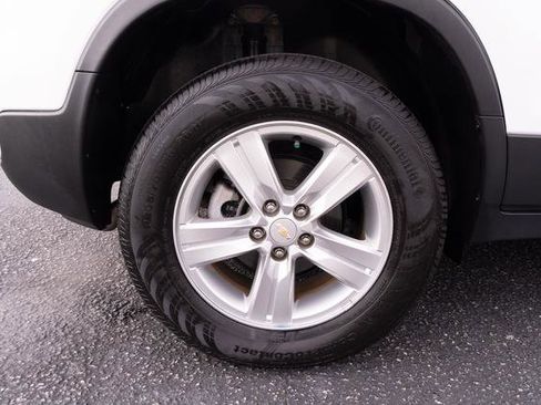 Used 2022 Chevrolet Trax LS w/ Tint and Cruise Package image 38