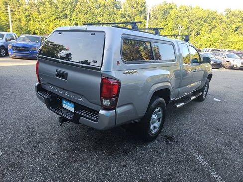 Used 2018 Toyota Tacoma SR w/ SR Convenience Package AWD/4WD image 6