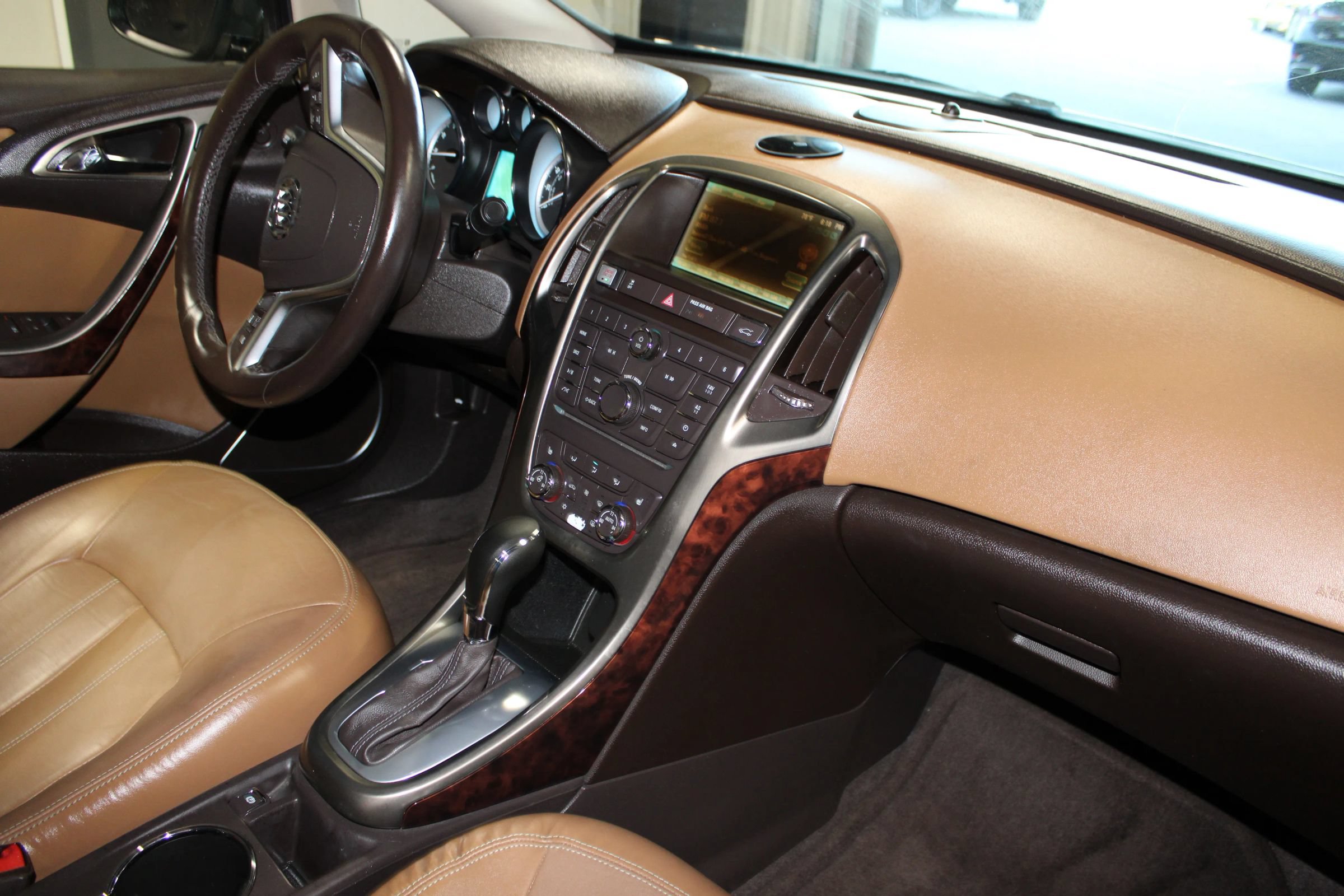 Used 2013 Buick Verano Leather FWD image 29