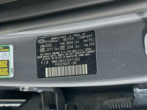 Used 2025 Hyundai Elantra SEL FWD image 12