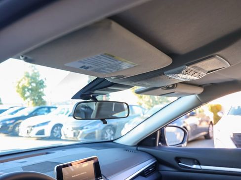 New 2025 Nissan Altima 2.5 SR image 13