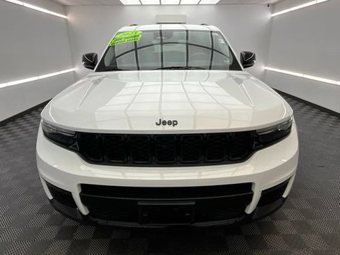 Used 2023 Jeep Grand Cherokee L Limited AWD/4WD image 2