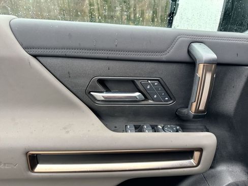 Used 2025 GMC Hummer EV 3X w/ LPO, Illumination Package image 15