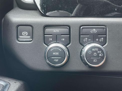 Used 2024 GMC Sierra 1500 Elevation AWD/4WD image 18