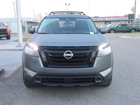 New 2025 Nissan Pathfinder SV w/ SV Premium Package image 14