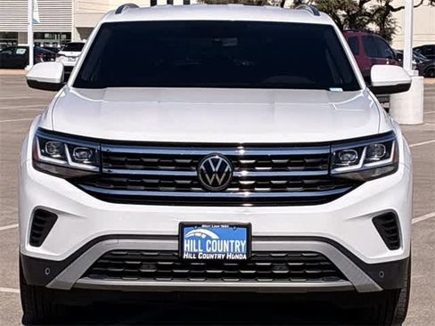 Used 2023 Volkswagen Atlas Cross Sport SE w/ Black Wheel Package image 9