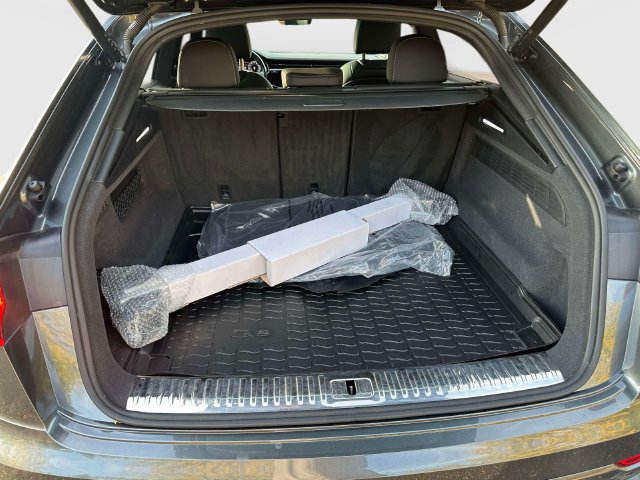 Used 2023 Audi Q8 Prestige AWD/4WD image 14