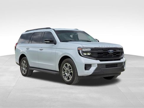Used 2026 Ford Expedition Active AWD/4WD image 12