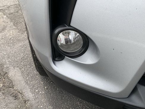 Used 2017 Toyota Highlander SE image 10