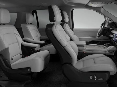 New 2026 Lincoln Navigator Premiere AWD/4WD image 6